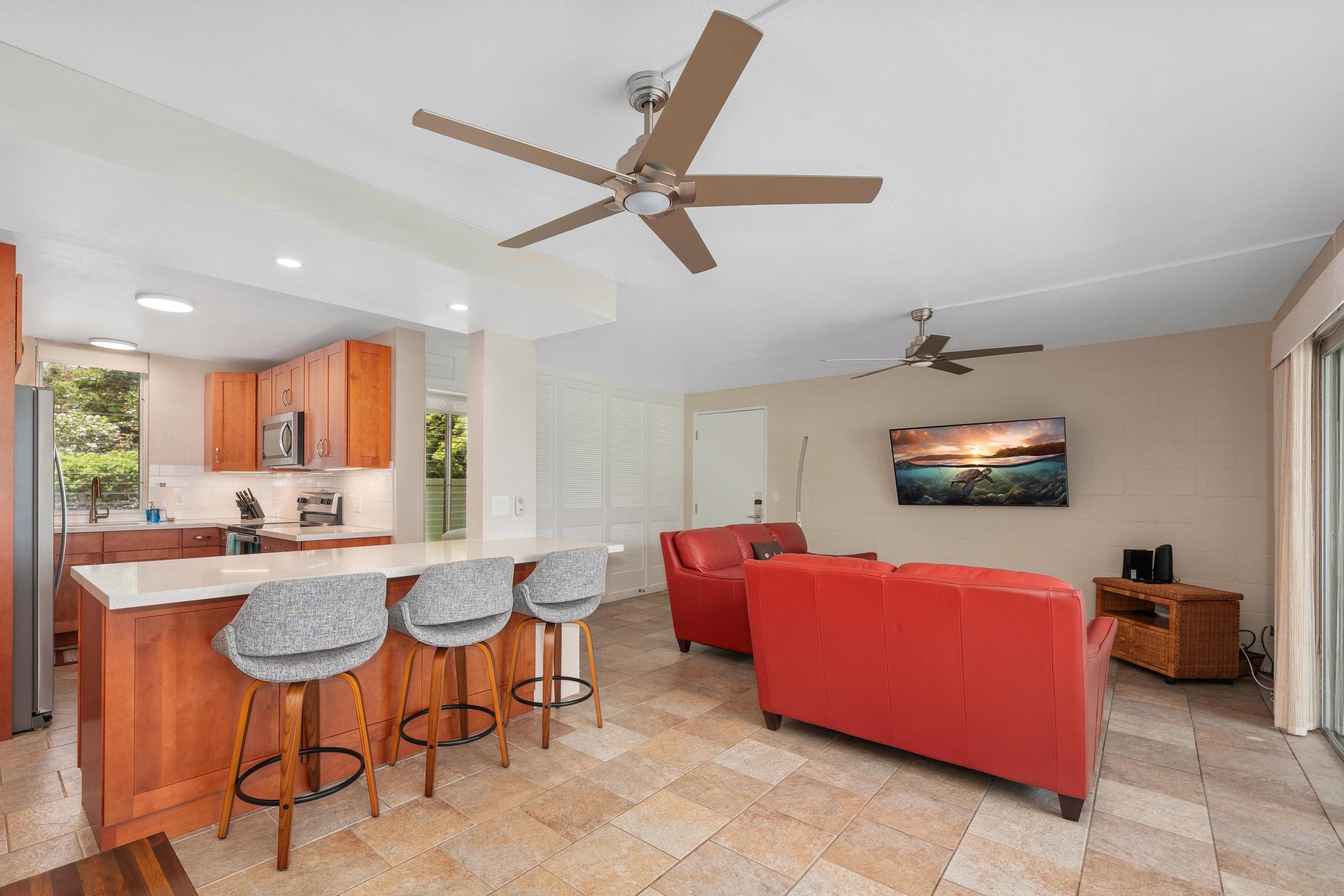 Condo in Kailua-Kona · ★4.6 · 2 bedrooms · 2 beds · 2 private baths - Image 9