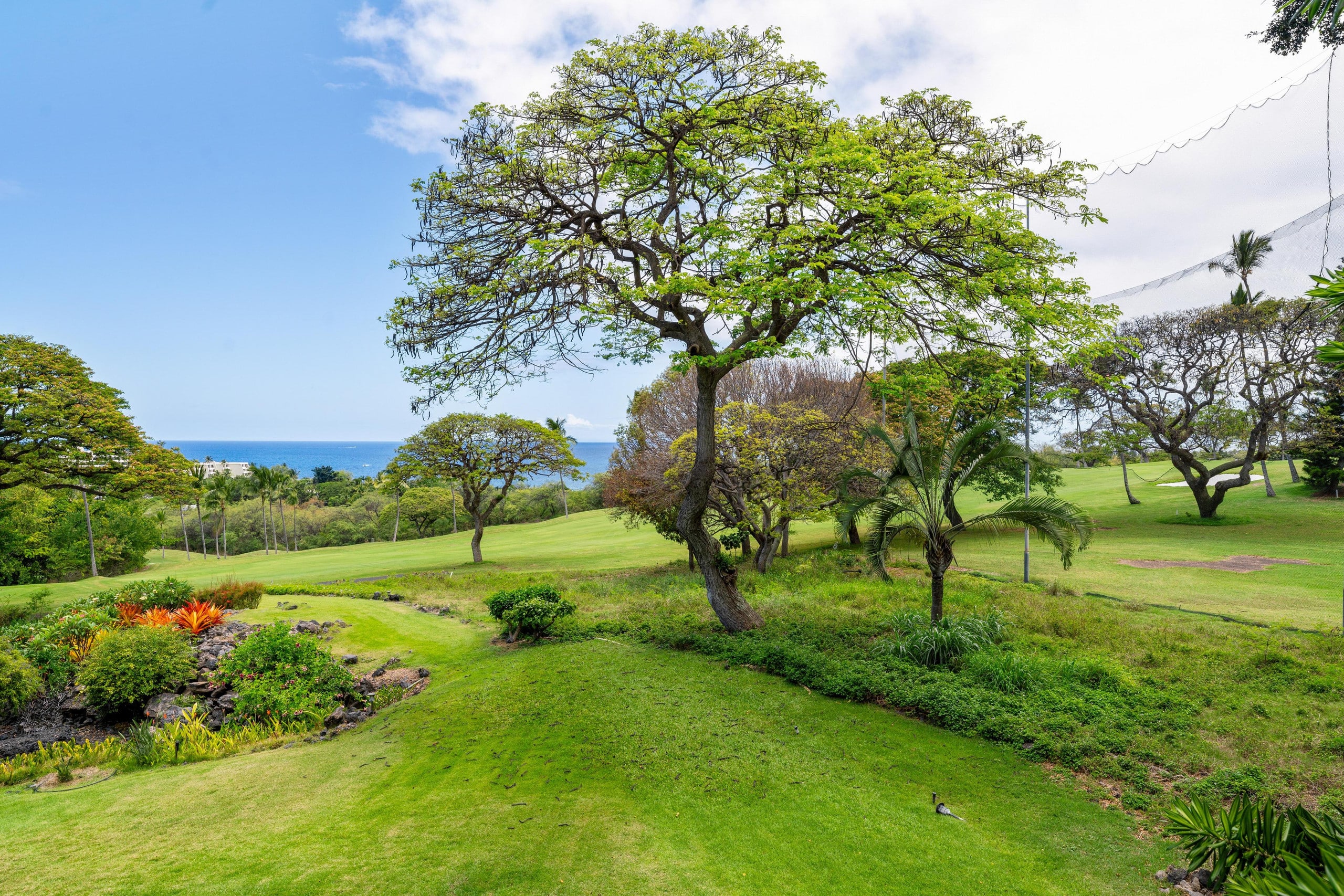 Condo in Kailua-Kona · ★4.6 · 2 bedrooms · 2 beds · 2 private baths - Image 29