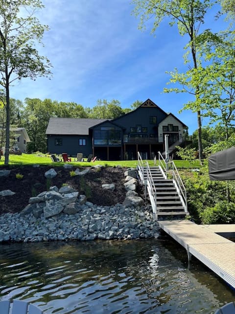 Luxury Long Lake Getaway – Pool Table, Gym, Kayaks