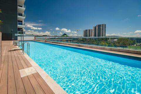 Sensational City Apartment with Lake Views