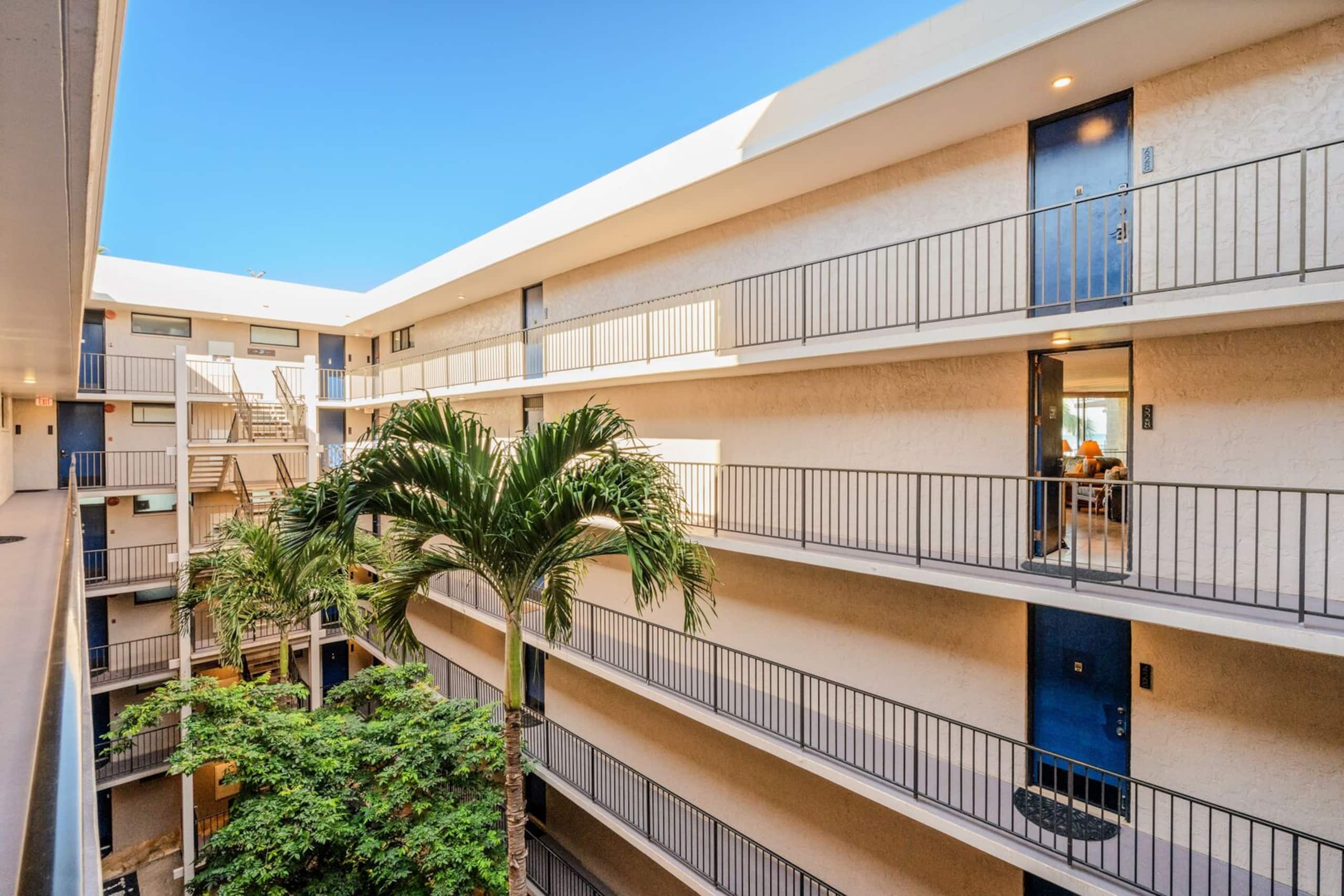 Condo in Kihei · ★4.76 · 1 bedroom · 2 beds · 1 bath - Image 32