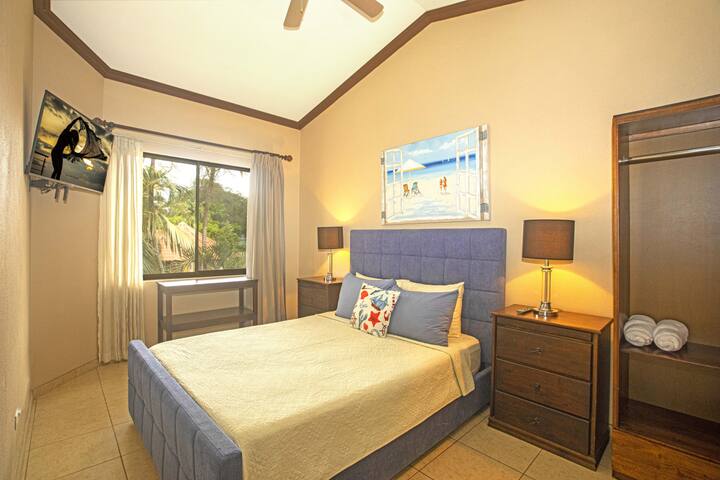 El Coco with pool for family close to the beach