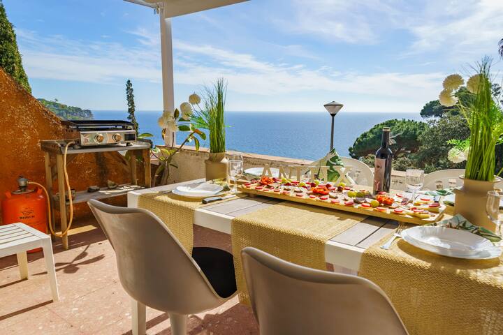 Blue Horizon – Beachfront, Amazing Views, A/C