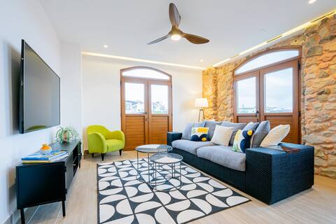 w* | Tasteful 2BR in Old Town