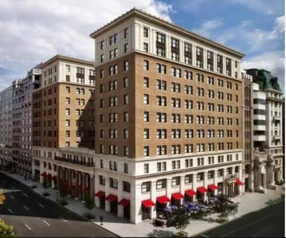 near Lincoln Memorial 2 BR | near White House