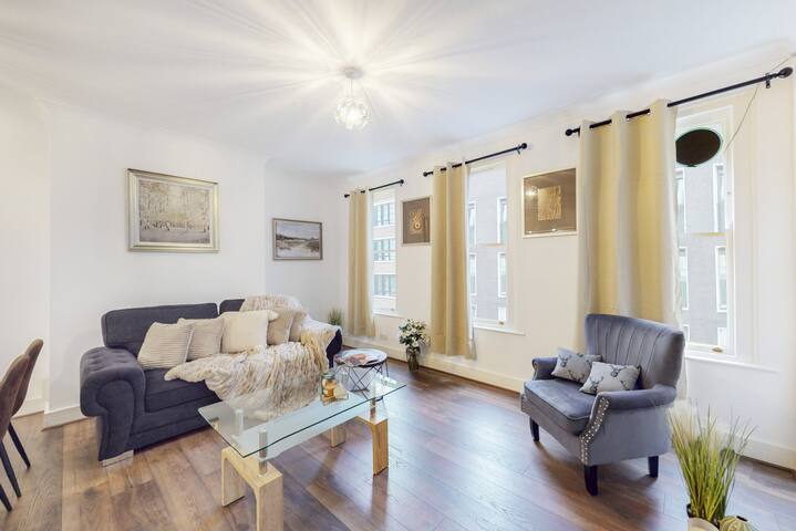 Luxury Two Bedroom apartment with Two Bathrooms gallery image 5