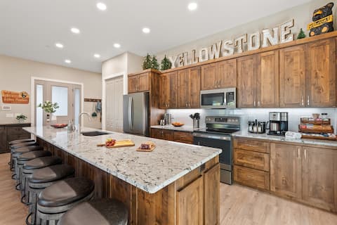 Popular Airbnb listing: Gather Together Less Than 1 Mile from Yellowstone in West Yellowstone