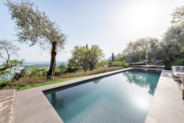 Artist Villa