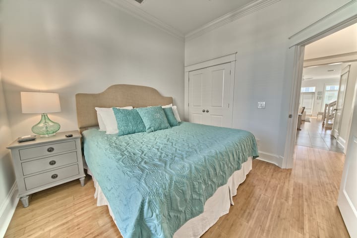 14 Spálňa na prvom poschodí