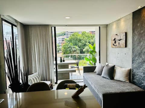Successful Airbnb property: RM1104 • High-Floor Luxury • King Bed • Pool/Sauna in Arboledas