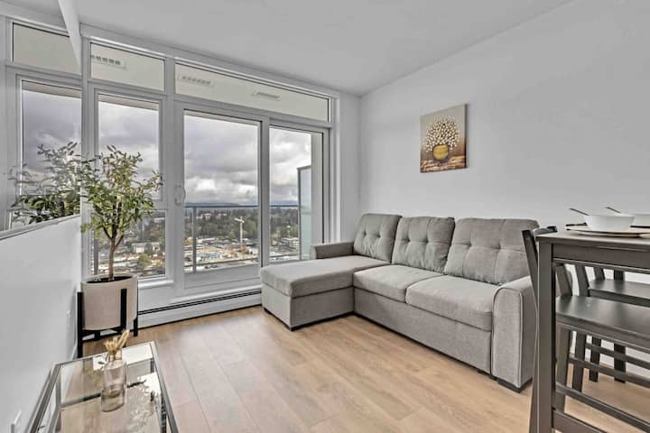 Modern 1-bedroom Surrey Condo With Amazing Views - サレー