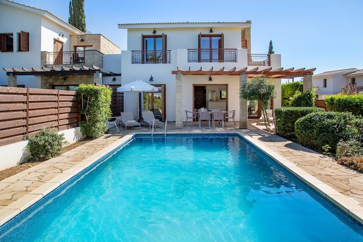 Aphrodite Hills Rentals - 3 Bedroom Junior Villa - Куклиа