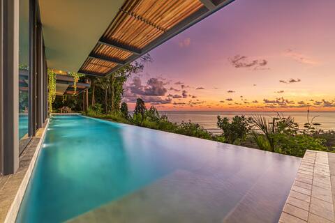 Luxury-Sleep 16-Dominical-25meter pool-Luxury