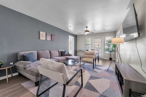 Top Airbnb: Spacious apartment w/pool & hot tub in Pleasant Valley