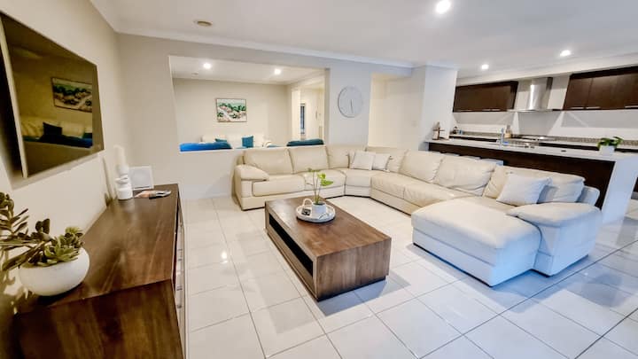 Modern Spacious Entire Home Wagga - Wagga Wagga