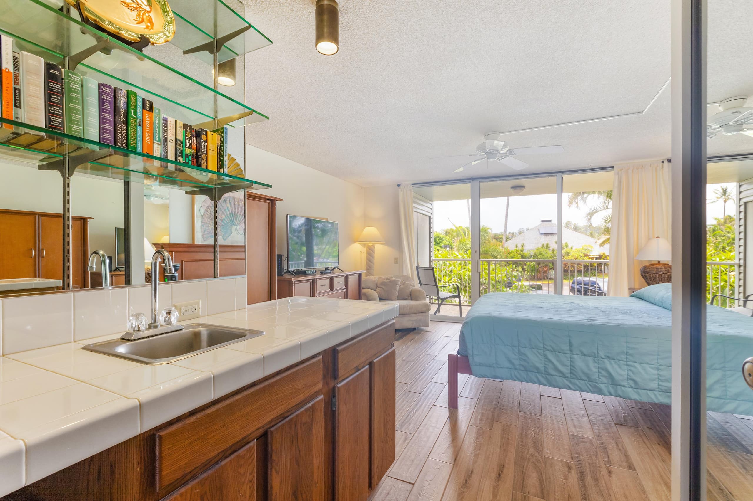 Condo in Princeville · ★4.72 · 1 bedroom · 2 beds · 2 private baths - Image 11
