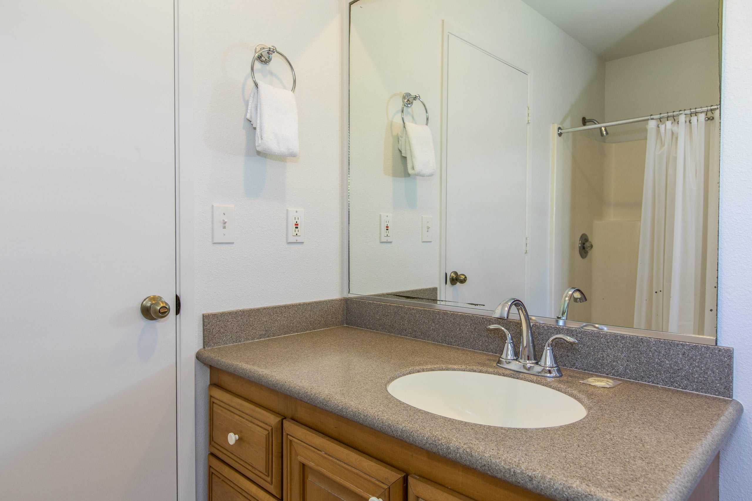 Home in Princeville · ★4.79 · 2 bedrooms · 3 beds · 2.5 baths - Image 15