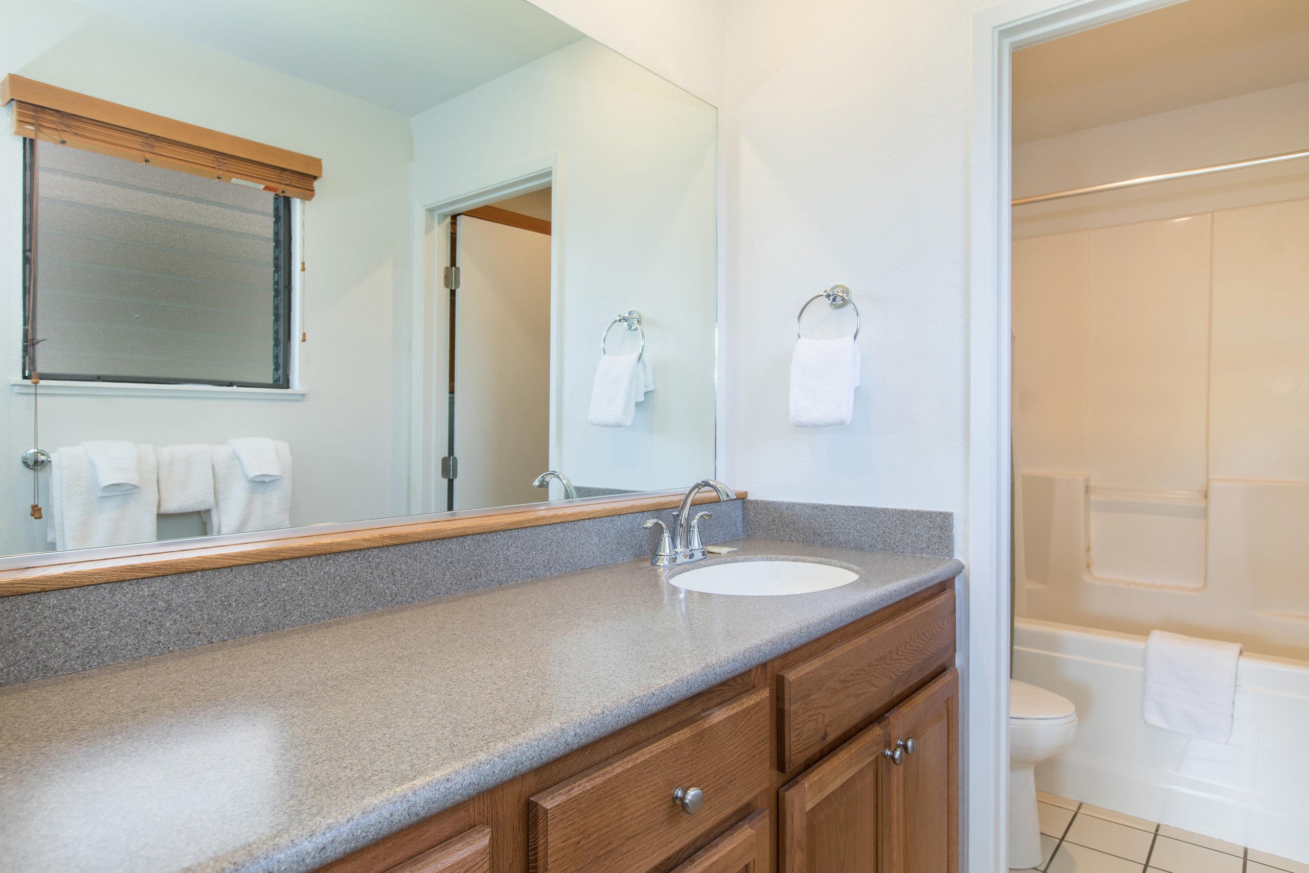 Home in Princeville · ★4.79 · 2 bedrooms · 3 beds · 2.5 baths - Image 12