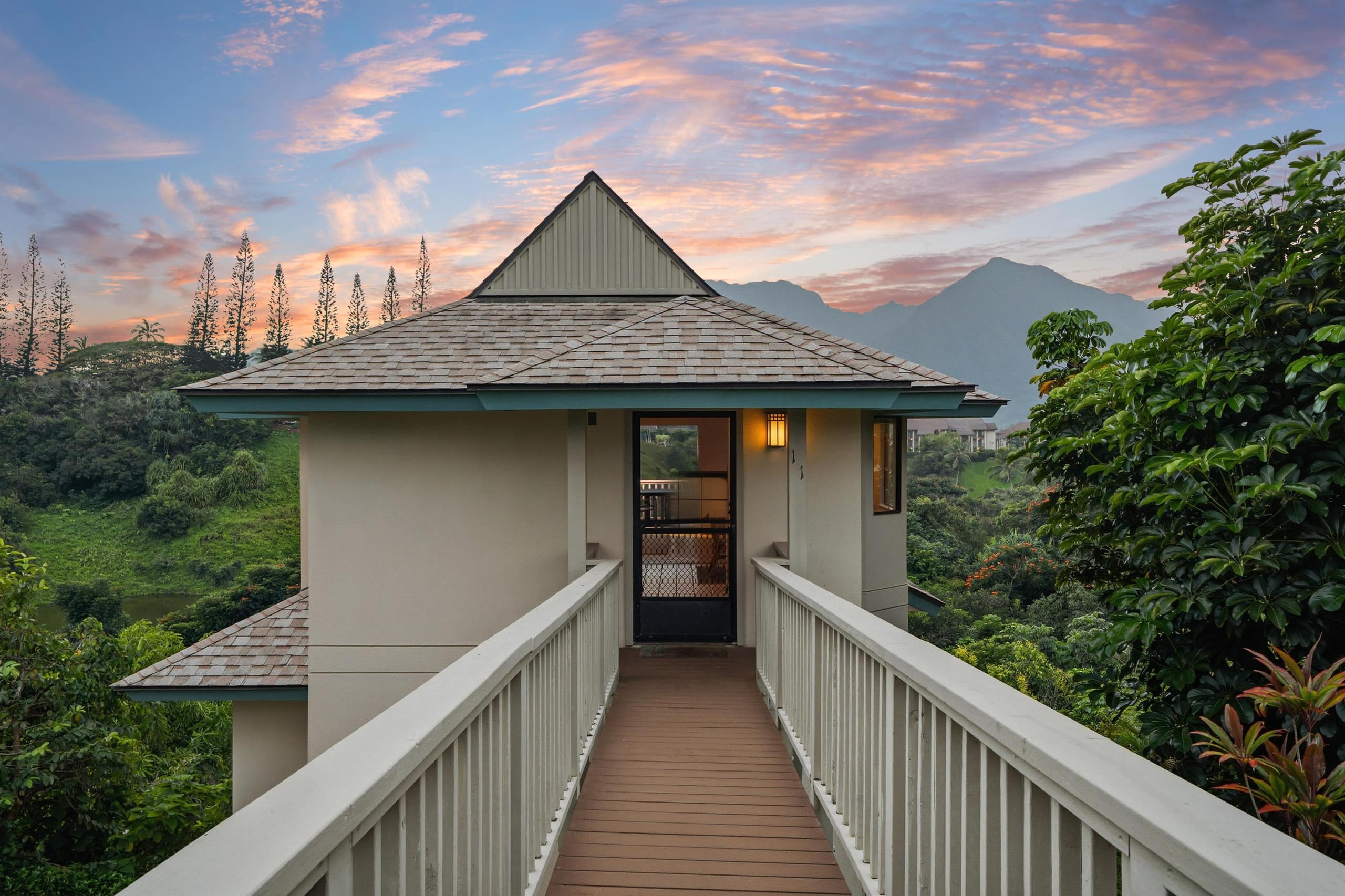 Home in Princeville · ★4.79 · 2 bedrooms · 3 beds · 2.5 baths - Image 3
