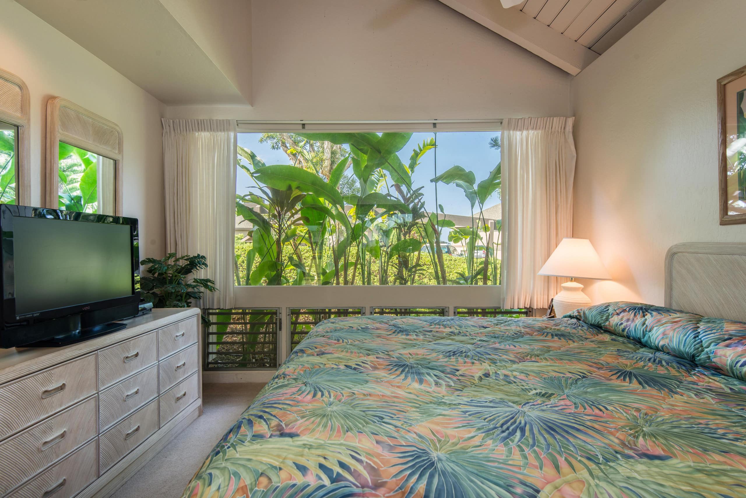 Condo in Princeville · ★4.73 · 1 bedroom · 3 beds · 2 private baths - Image 7