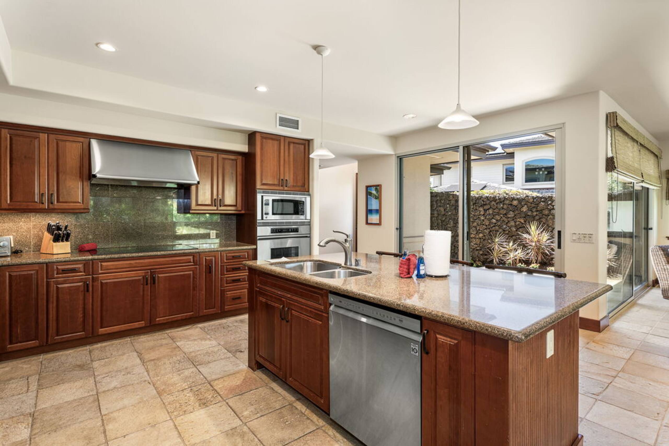 Condo in Puako · ★4.33 · 3 bedrooms · 4 beds · 3.5 baths - Photo 4