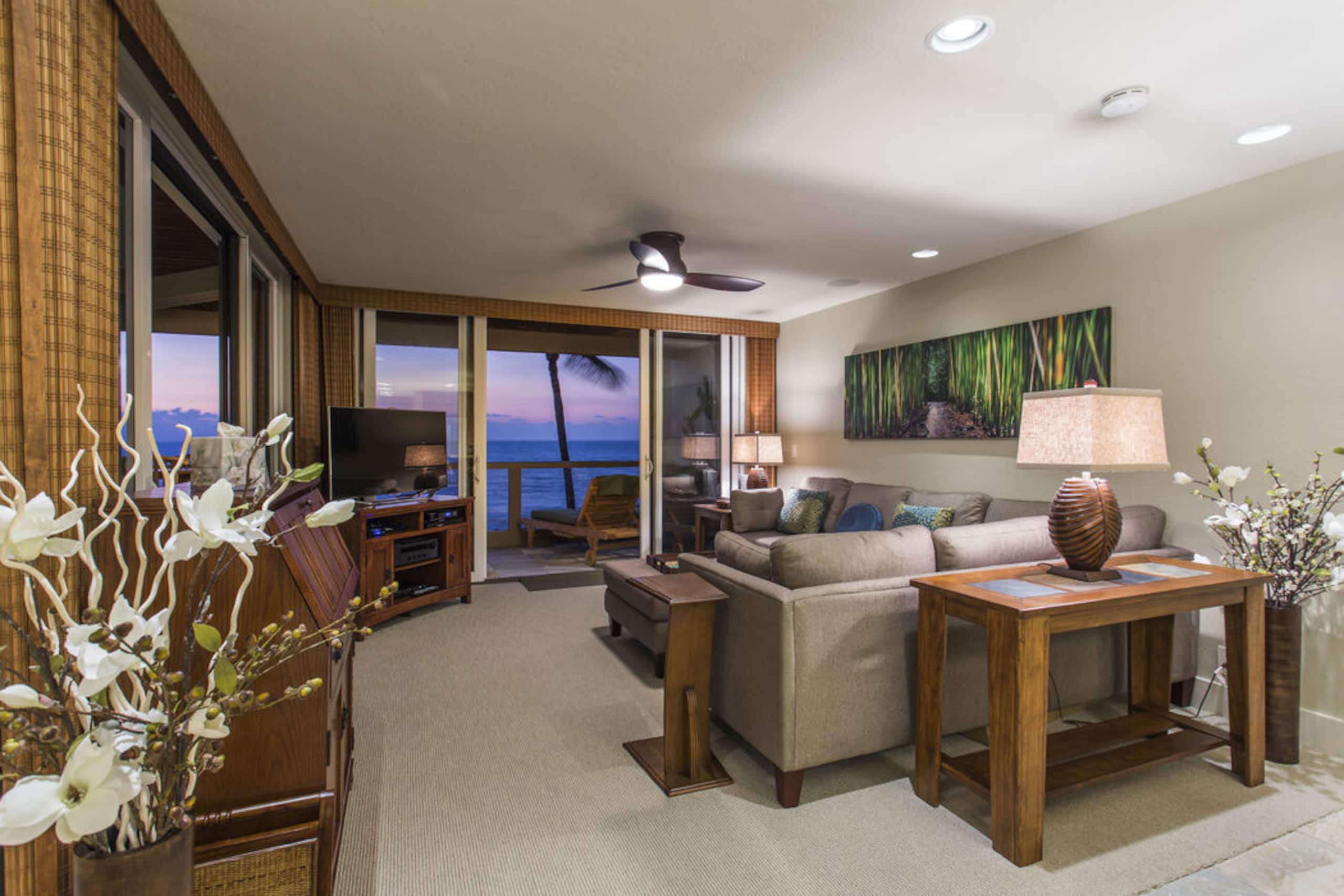 Condo in Kailua-Kona · ★4.88 · 2 bedrooms · 2 beds · 2 baths - Image 2