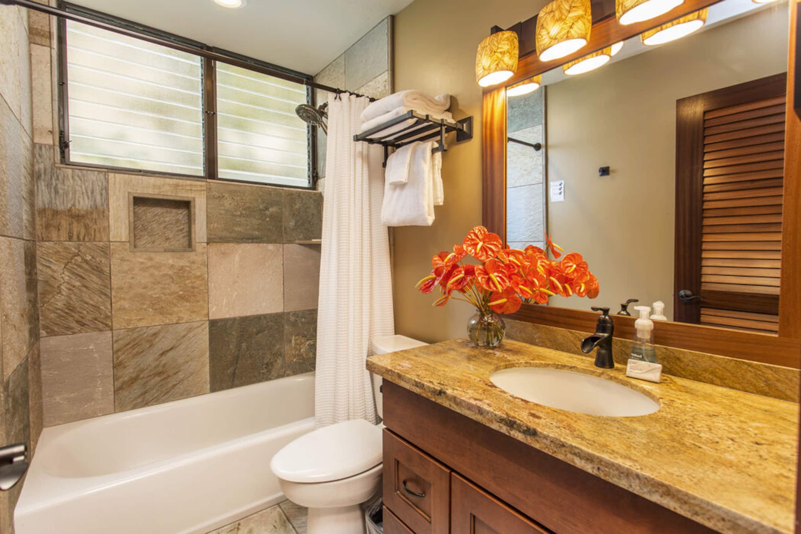 Condo in Kailua-Kona · ★4.88 · 2 bedrooms · 2 beds · 2 baths - Image 19