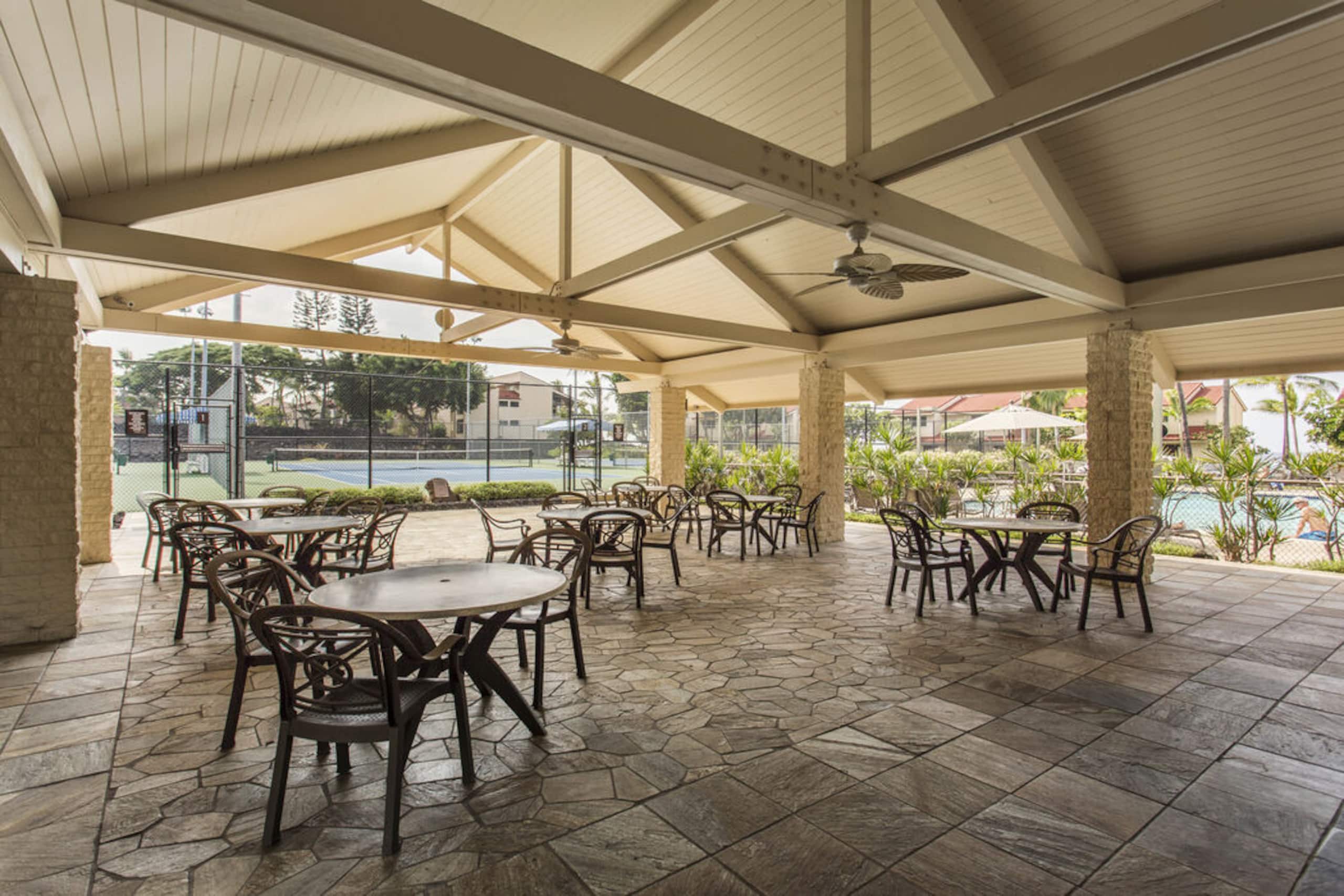 Condo in Kailua-Kona · ★4.88 · 2 bedrooms · 2 beds · 2 baths - Image 29