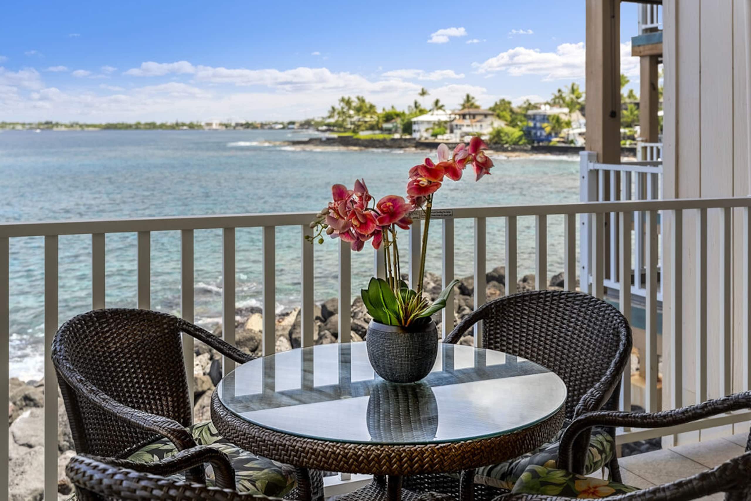 Condo in Kailua-Kona · ★4.81 · 2 bedrooms · 4 beds · 2.5 baths - Image 20