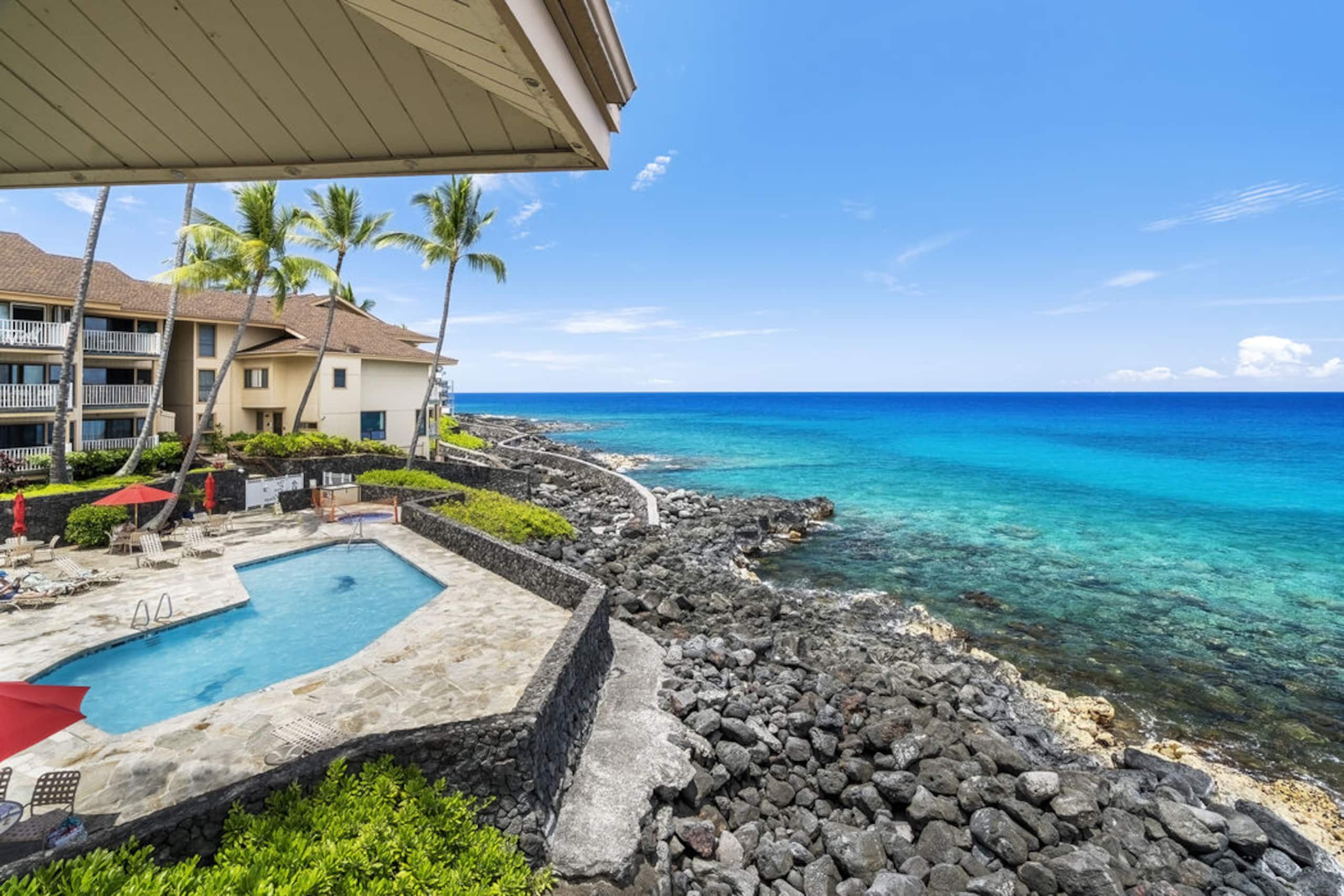 Condo in Kailua-Kona · ★4.81 · 2 bedrooms · 4 beds · 2.5 baths - Image 22