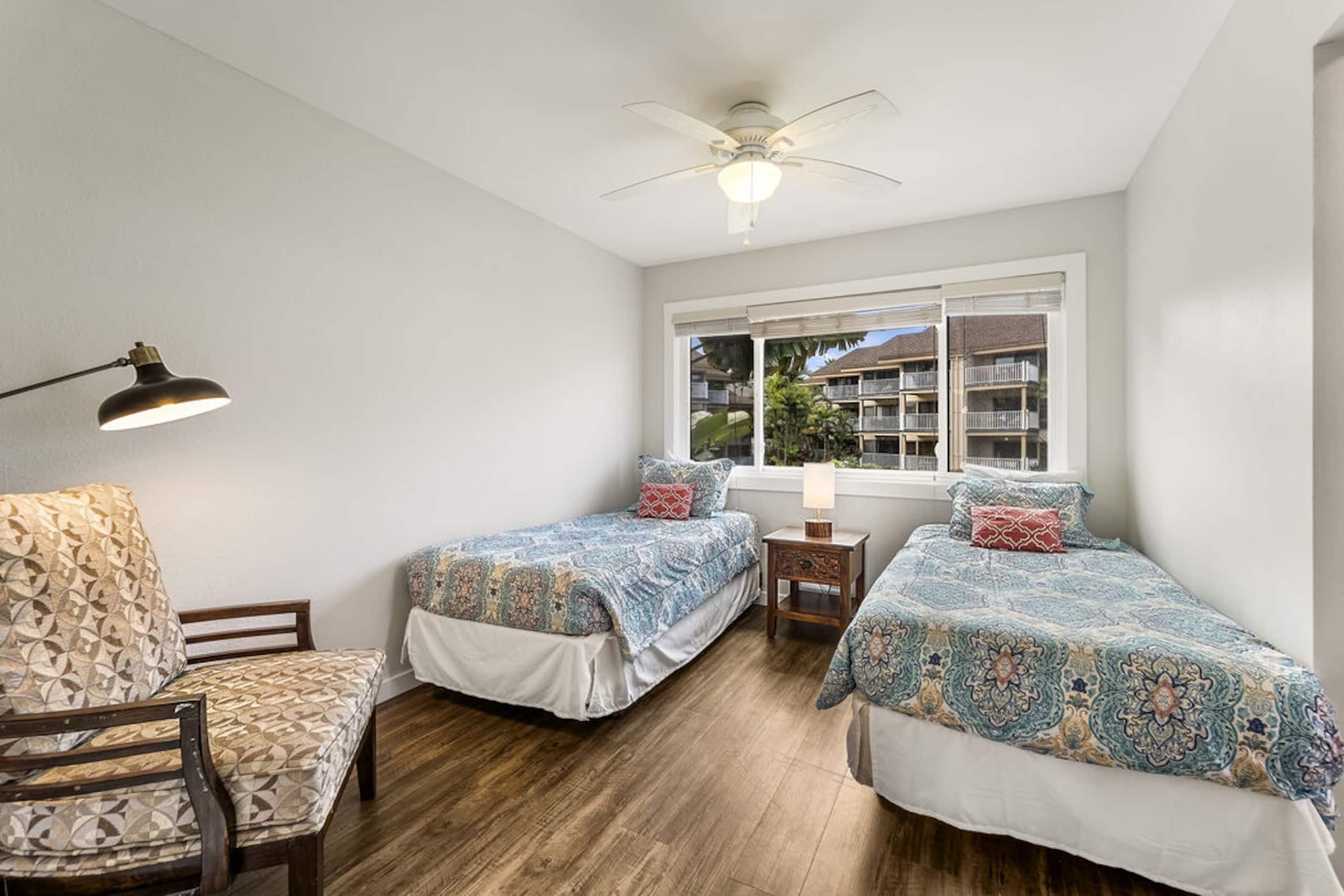 Condo in Kailua-Kona · ★4.81 · 2 bedrooms · 4 beds · 2.5 baths - Image 13
