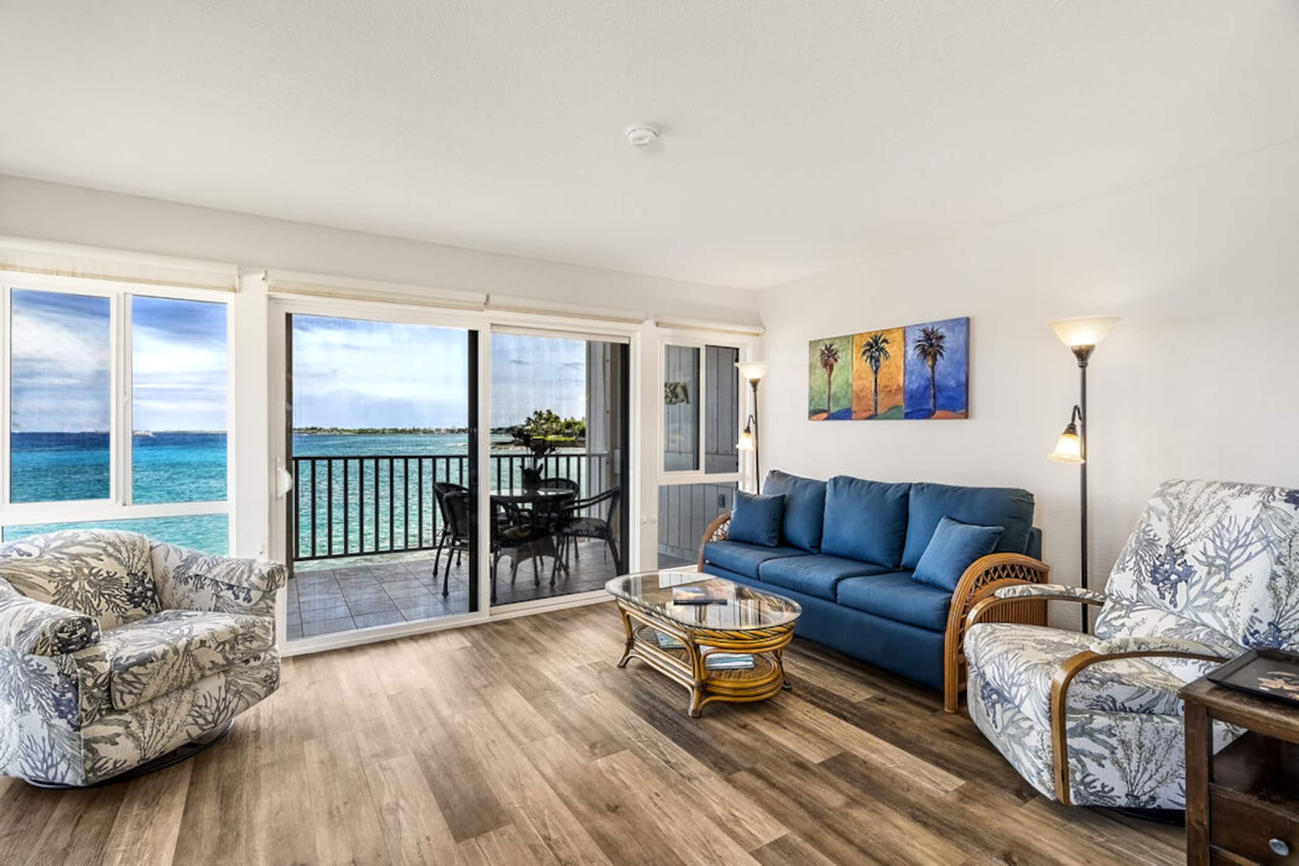 Condo in Kailua-Kona · ★4.81 · 2 bedrooms · 4 beds · 2.5 baths - Image 2