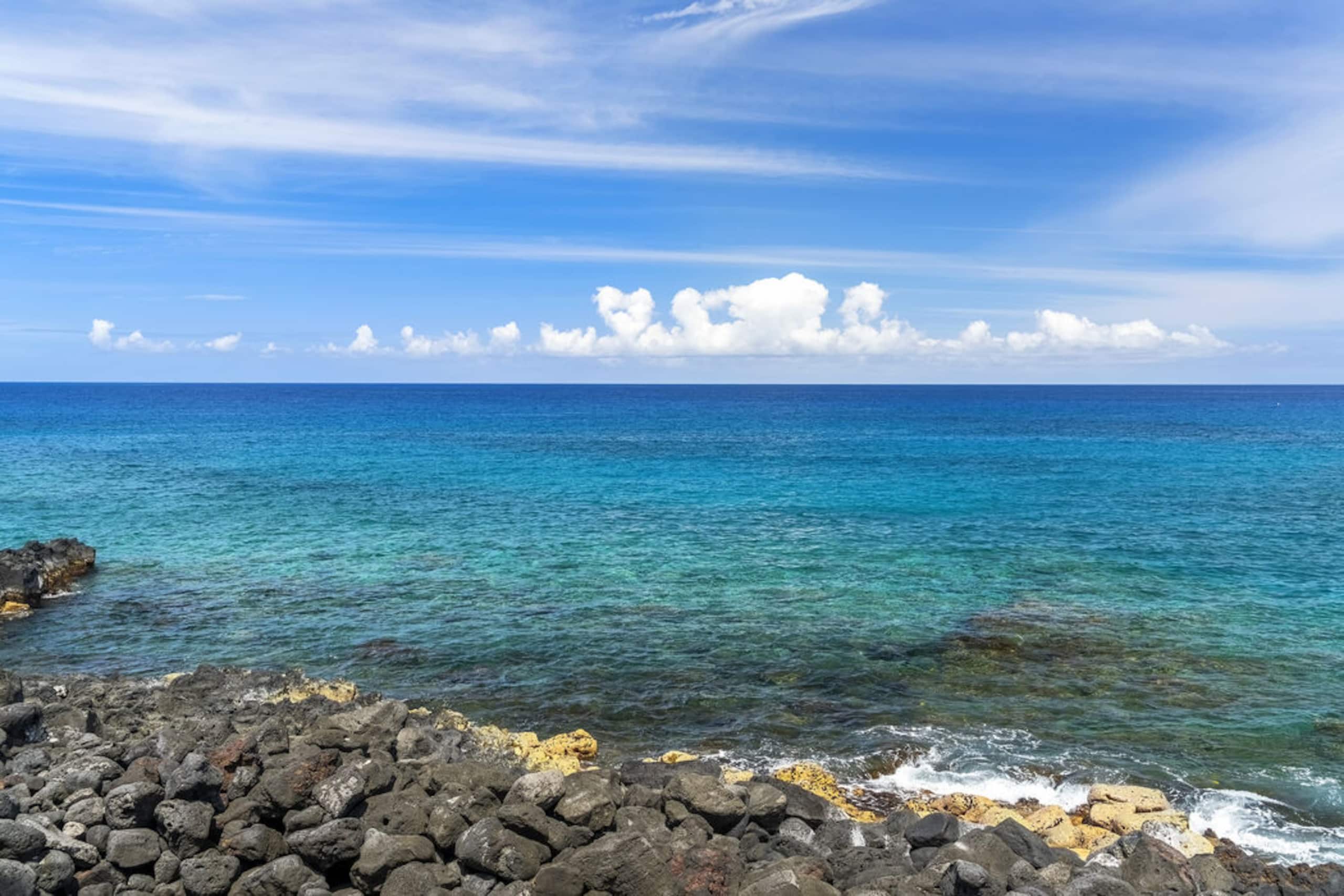 Condo in Kailua-Kona · ★4.81 · 2 bedrooms · 4 beds · 2.5 baths - Image 18