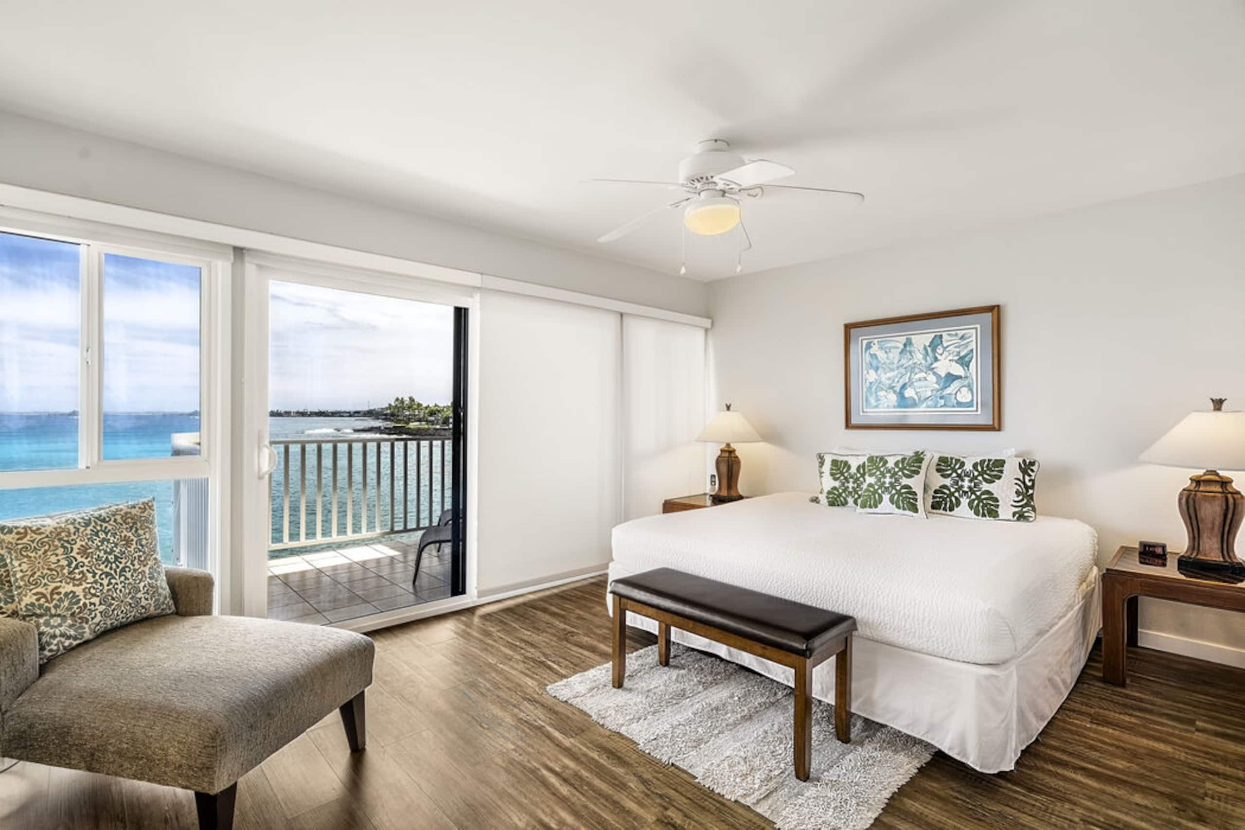 Condo in Kailua-Kona · ★4.81 · 2 bedrooms · 4 beds · 2.5 baths - Image 10