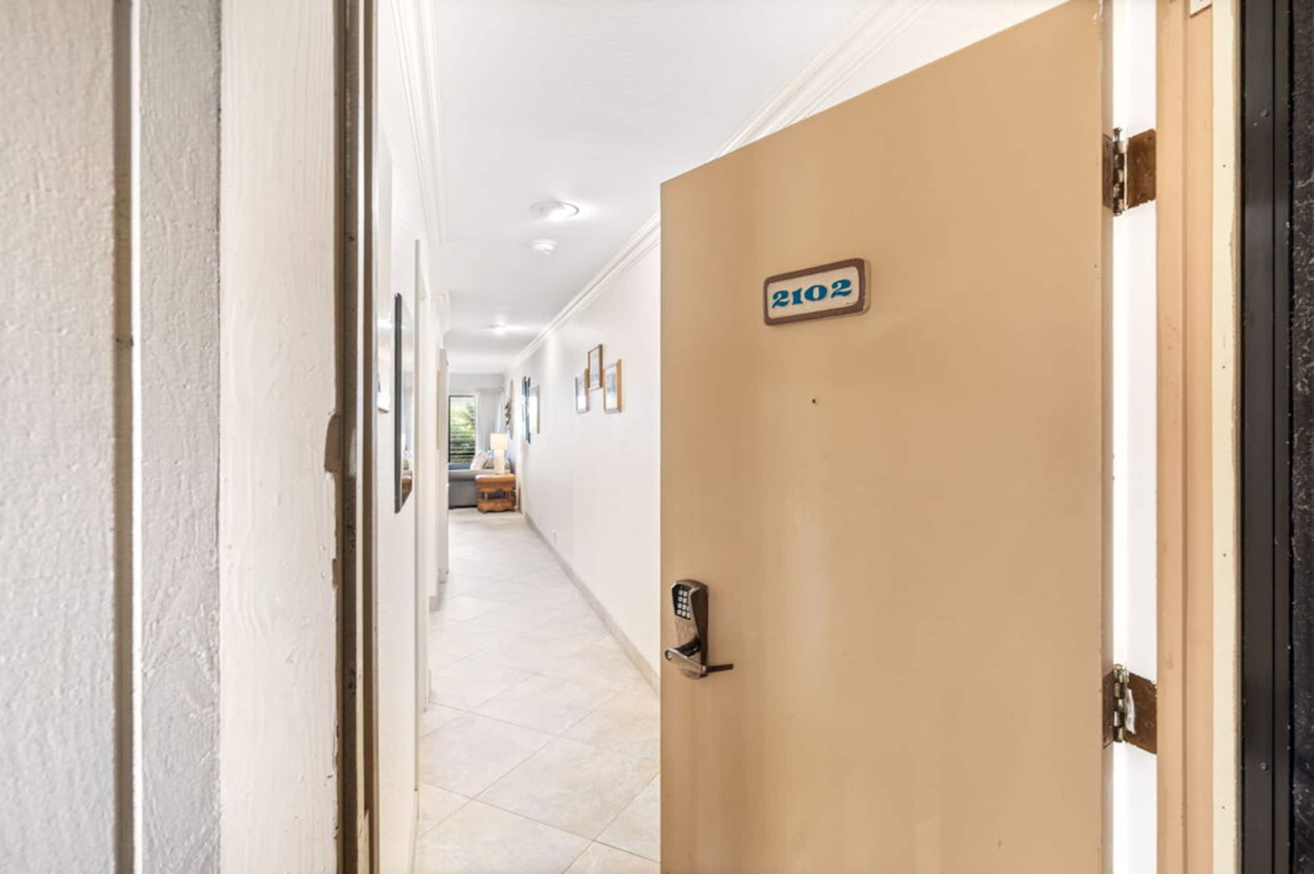 Condo in Kailua-Kona · ★4.88 · 1 bedroom · 2 beds · 1 private bath - Image 21