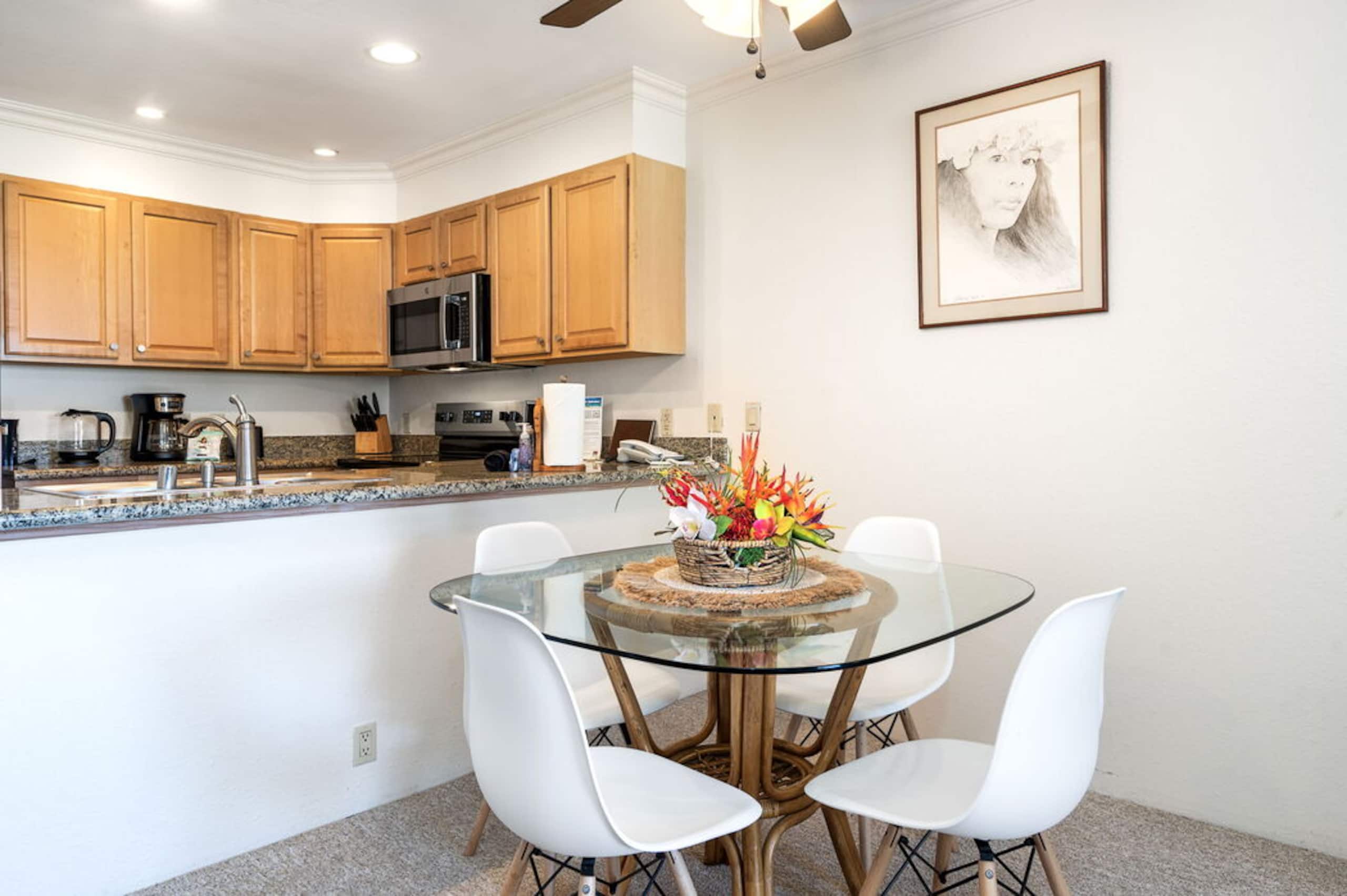 Condo in Kailua-Kona · ★4.88 · 1 bedroom · 2 beds · 1 private bath - Image 11