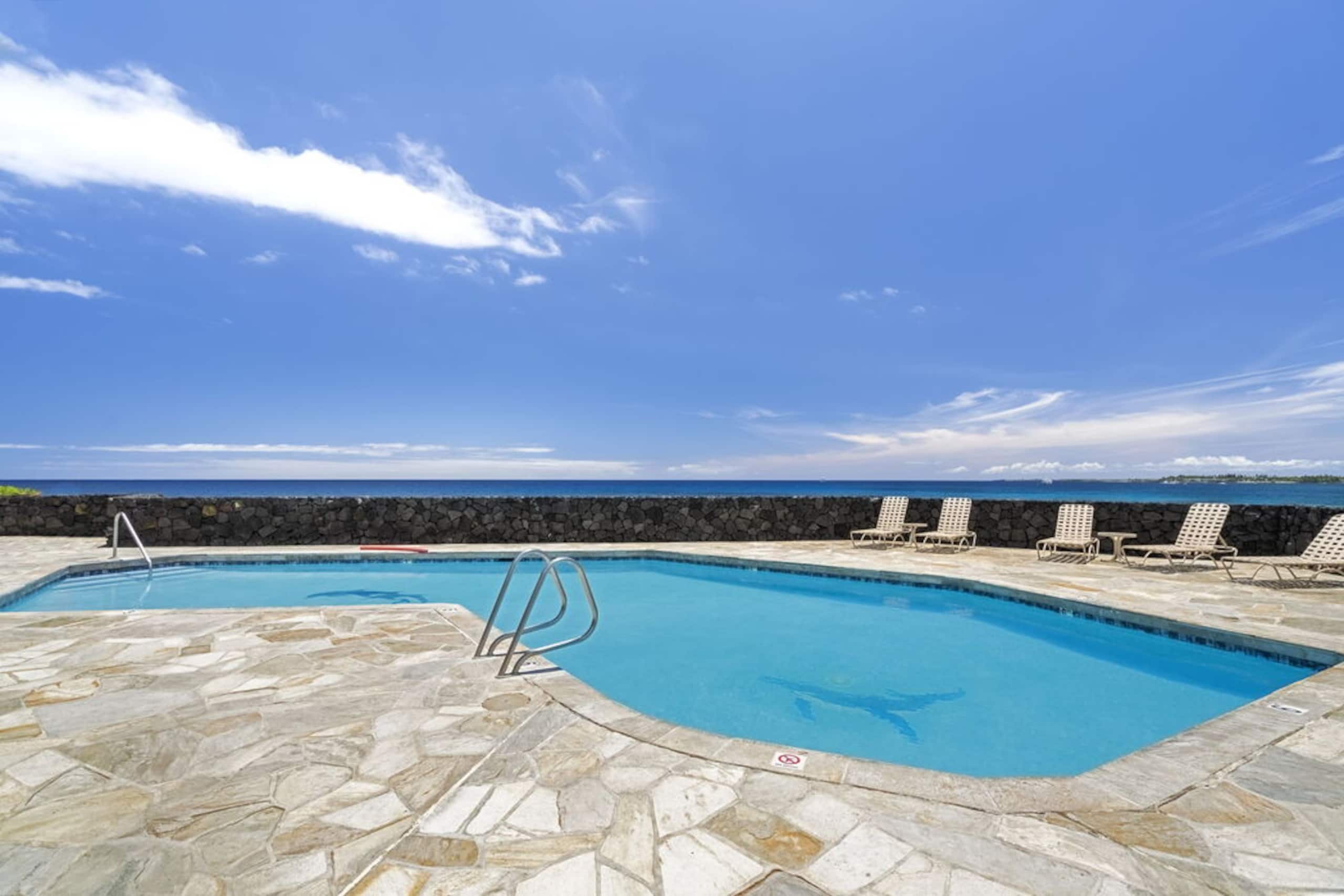 Condo in Kailua-Kona · ★4.88 · 1 bedroom · 2 beds · 1 private bath - Image 27