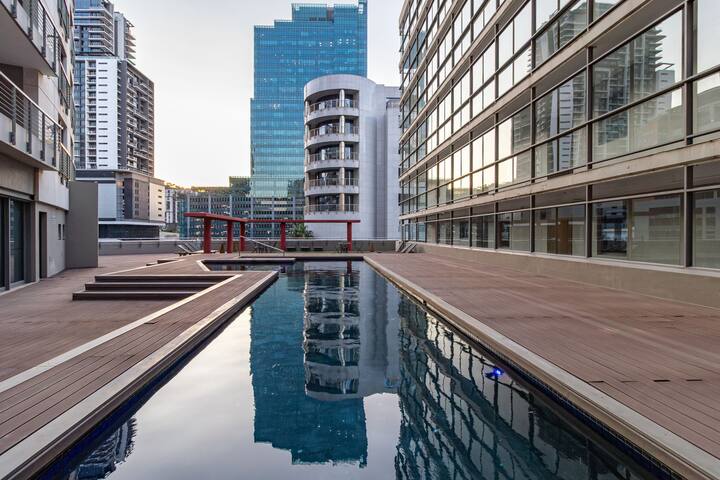 Stunning Views | Free Parking | Gym | Rooftop Pool gallery image 4