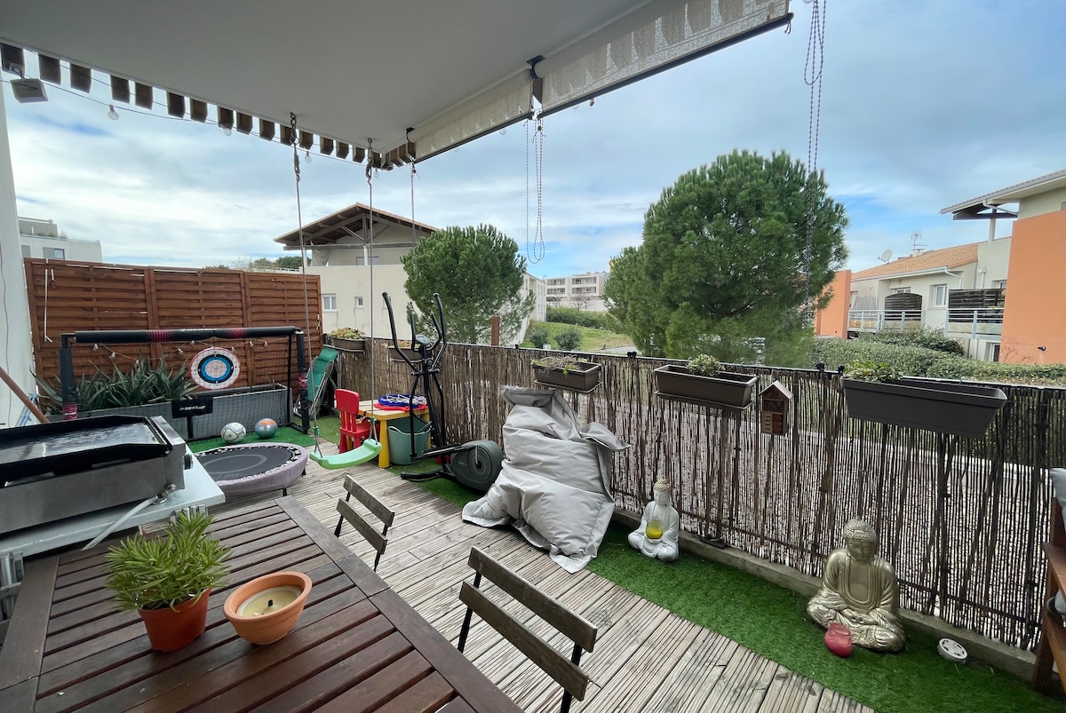 Popular Airbnb listing: The Kaoba near tramway with air conditioning in Saint Jean De Védas