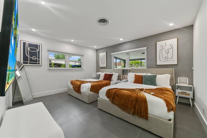 [Spálňa 3] 2 manželské postele a inteligentná TV