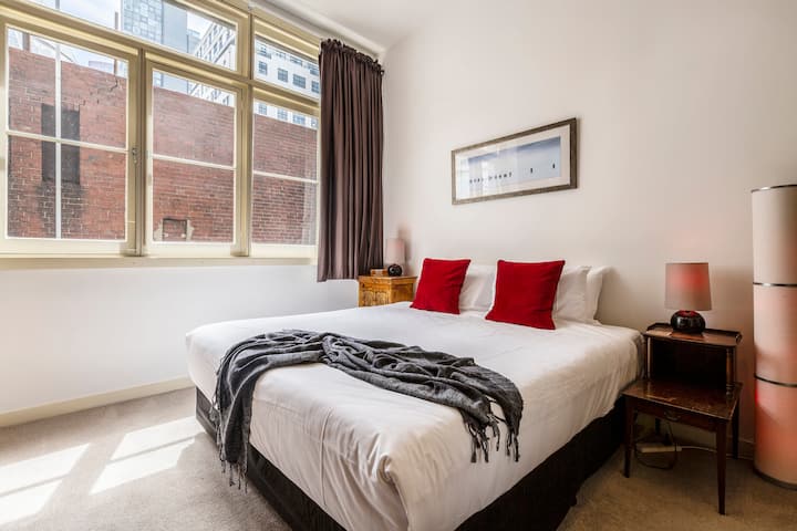 საძინებელი 1