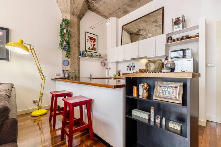 Eclectic Warehouse In Historic CBD Dovers Building gallery image 3