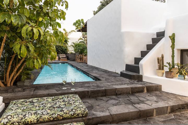 Arithera Villa in Santorini gallery image 4