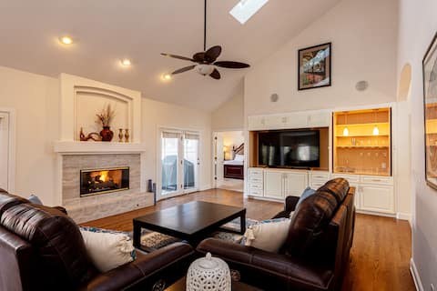 Successful Airbnb property: Luxurious High End 4BR Boulder Retreat in Southeast Boulder