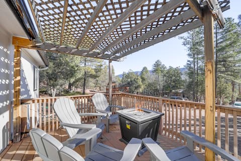Top performing Airbnb: Mtn Views + Playground: Family-Friendly Pine Cabin in Pine