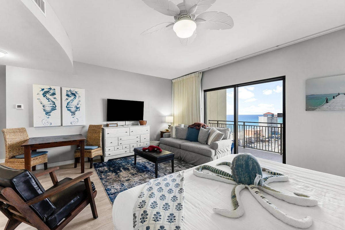 Origin 1409 | 湾岸を望むワンルームマンション + 壮大な夕日