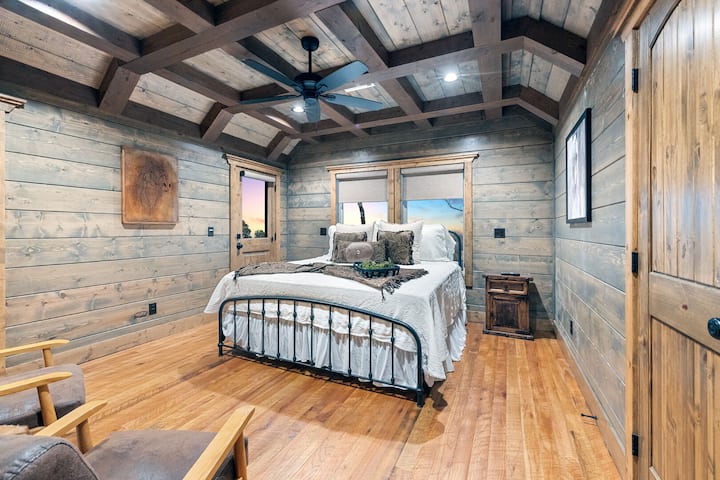 Manželská posteľ #4 na poschodí