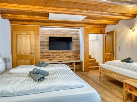 Top Airbnb: Fantastic apartment with sauna, ski bus nearby in Kappl