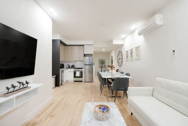 Luxury 2BR Duplex 5min to Central Park
