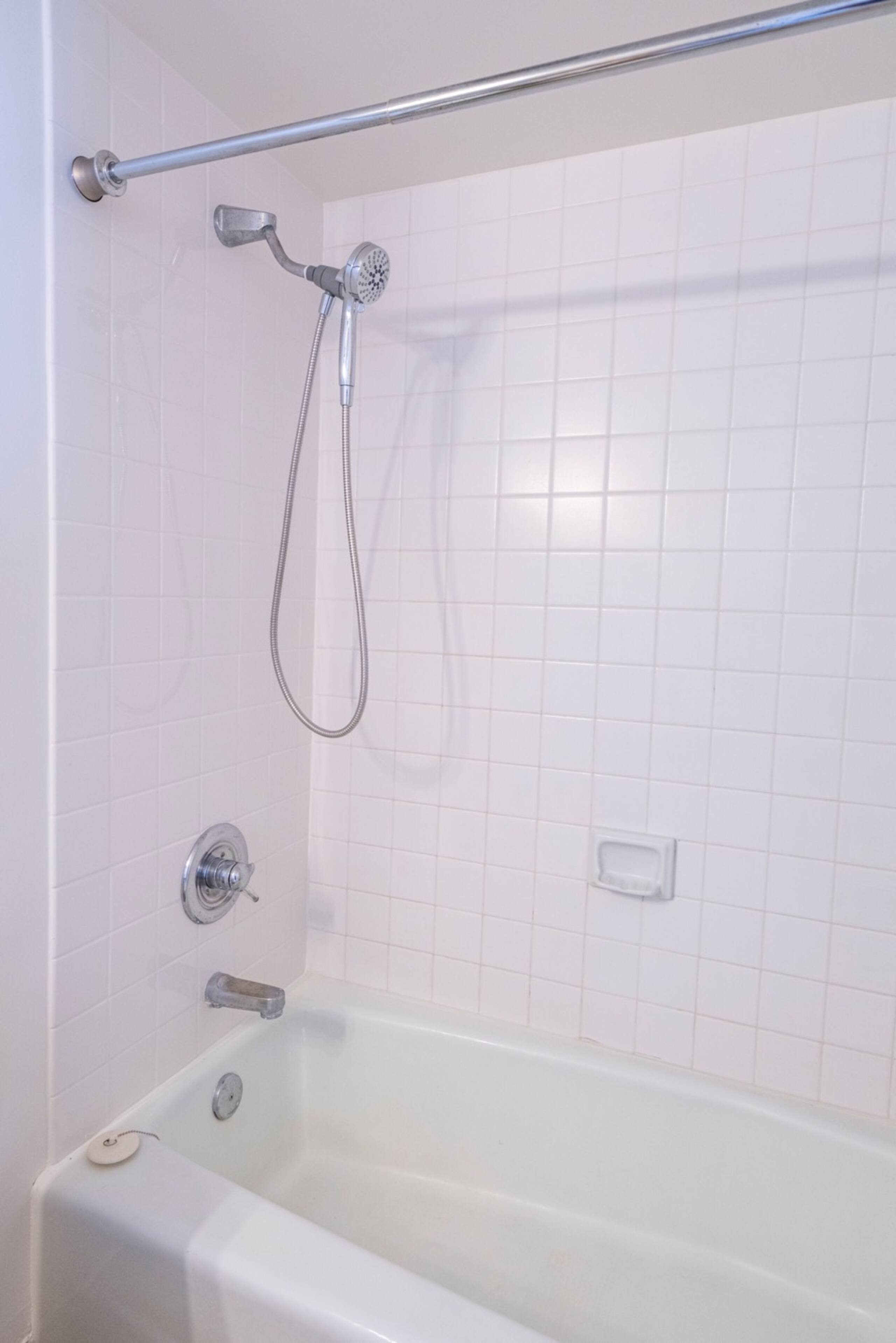 Condo in Honolulu · ★4.75 · 1 bedroom · 2 beds · 1 shared bath - Image 45